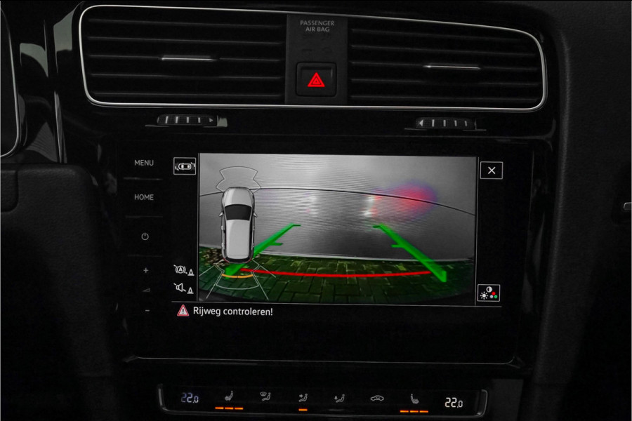 Volkswagen Golf 2.0 TSI 4Motion R Performance Akrapovic Pano Dynaudio Leder 19"