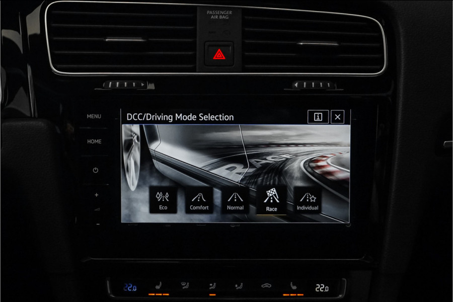 Volkswagen Golf 2.0 TSI 4Motion R Performance Akrapovic Pano Dynaudio Leder 19"