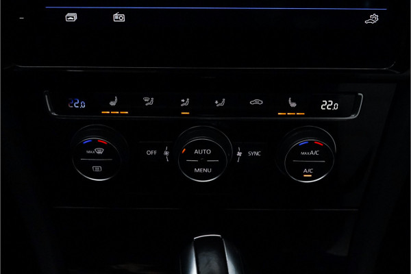 Volkswagen Golf 2.0 TSI 4Motion R Performance Akrapovic Pano Dynaudio Leder 19"