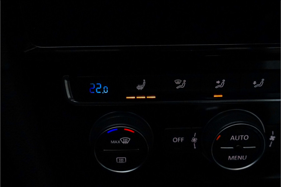 Volkswagen Golf 2.0 TSI 4Motion R Performance Akrapovic Pano Dynaudio Leder 19"