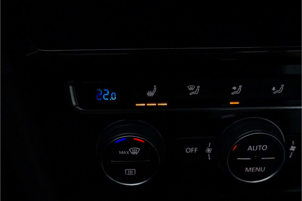 Volkswagen Golf 2.0 TSI 4Motion R Performance Akrapovic Pano Dynaudio Leder 19"