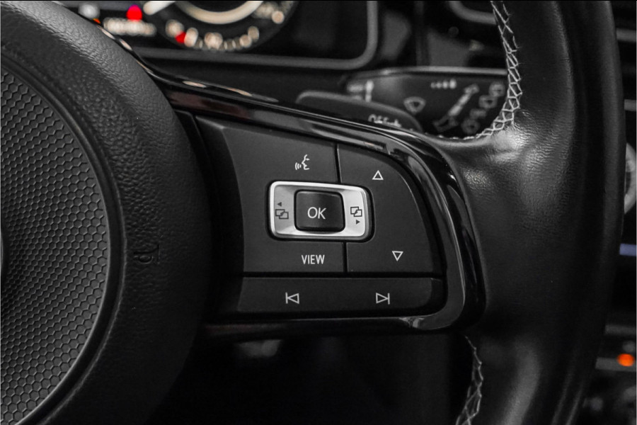 Volkswagen Golf 2.0 TSI 4Motion R Performance Akrapovic Pano Dynaudio Leder 19"