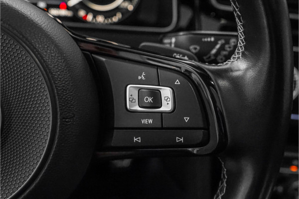 Volkswagen Golf 2.0 TSI 4Motion R Performance Akrapovic Pano Dynaudio Leder 19"