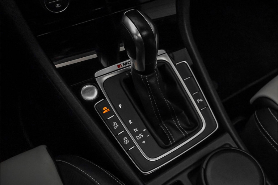 Volkswagen Golf 2.0 TSI 4Motion R Performance Akrapovic Pano Dynaudio Leder 19"