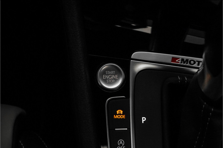 Volkswagen Golf 2.0 TSI 4Motion R Performance Akrapovic Pano Dynaudio Leder 19"