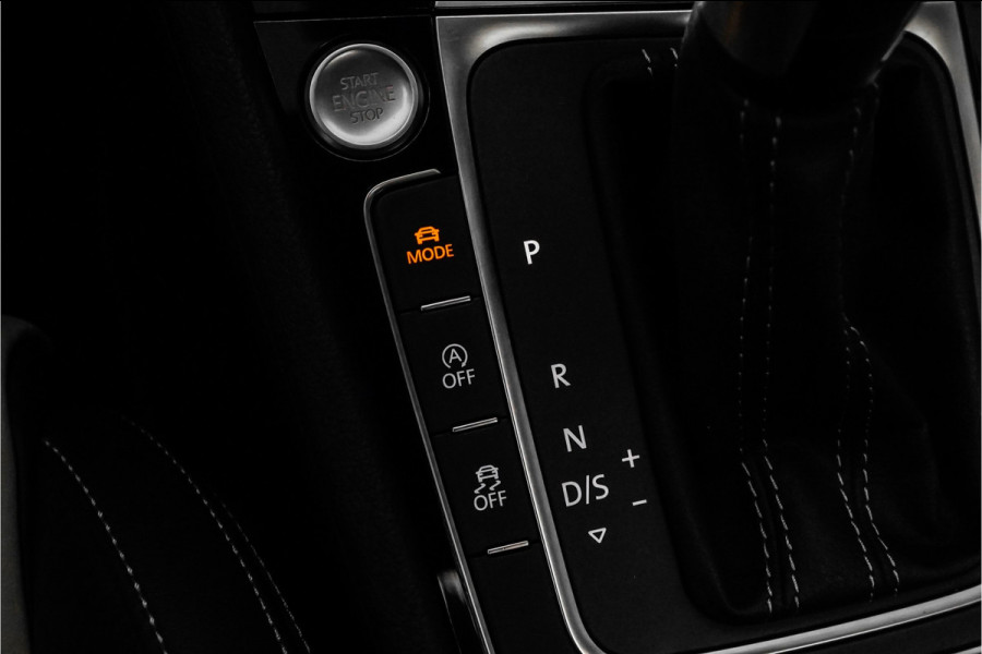 Volkswagen Golf 2.0 TSI 4Motion R Performance Akrapovic Pano Dynaudio Leder 19"