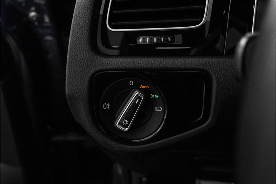 Volkswagen Golf 2.0 TSI 4Motion R Performance Akrapovic Pano Dynaudio Leder 19"