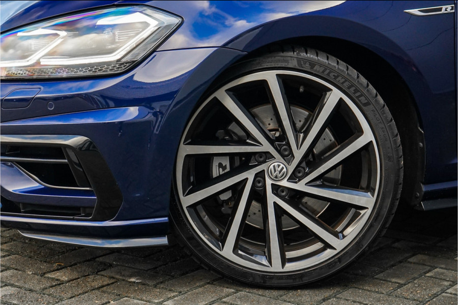Volkswagen Golf 2.0 TSI 4Motion R Performance Akrapovic Pano Dynaudio Leder 19"