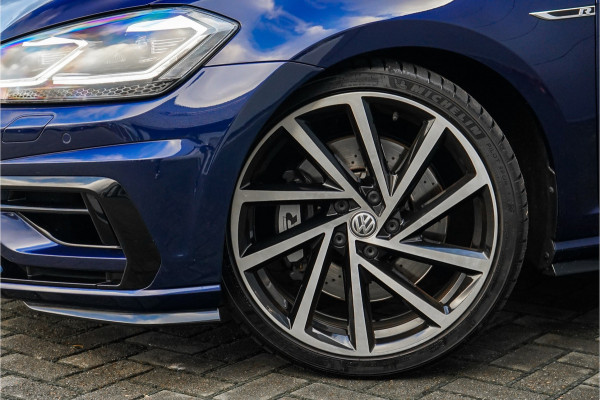 Volkswagen Golf 2.0 TSI 4Motion R Performance Akrapovic Pano Dynaudio Leder 19"