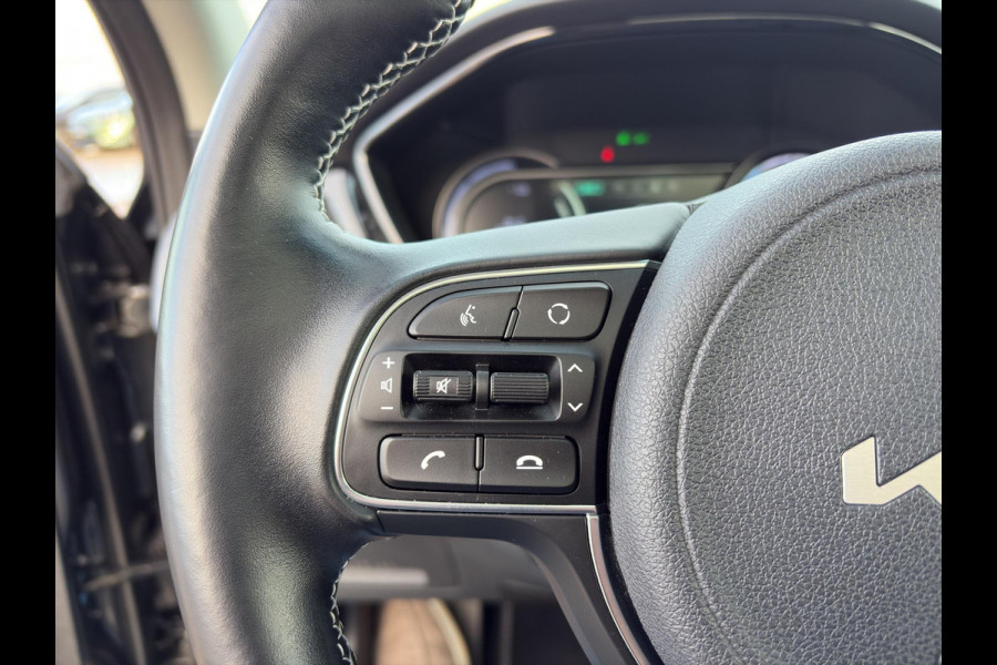 Kia e-Niro ExecutiveLine 64 kWh Automaat | Stoelverkoeling & Verwarming | Camera | Cruise | Leder | Sensoren |