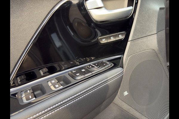 Kia e-Niro ExecutiveLine 64 kWh Automaat | Stoelverkoeling & Verwarming | Camera | Cruise | Leder | Sensoren |