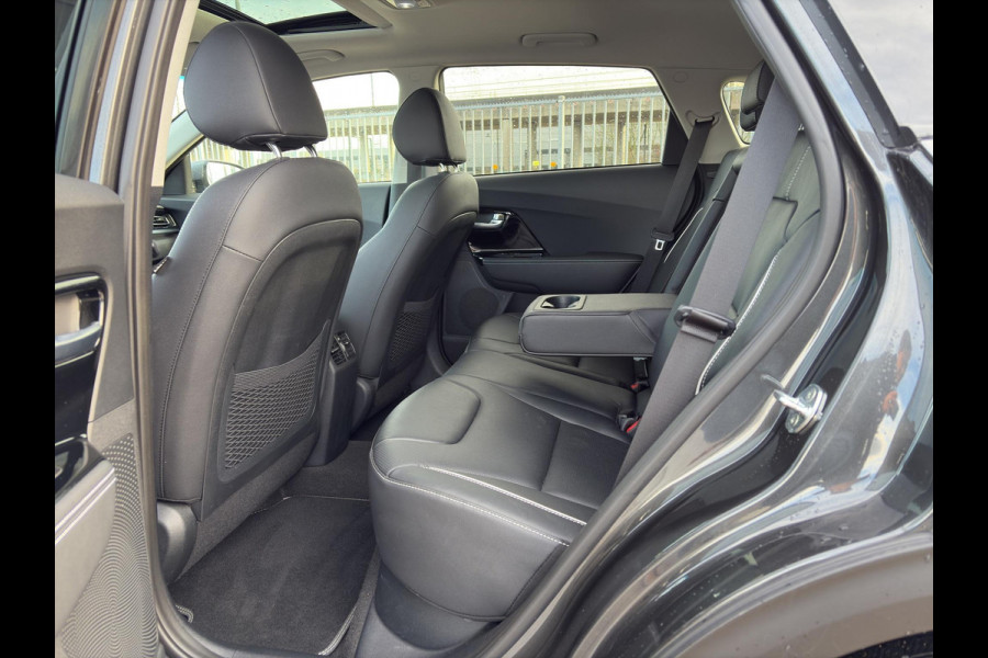 Kia e-Niro ExecutiveLine 64 kWh Automaat | Stoelverkoeling & Verwarming | Camera | Cruise | Leder | Sensoren |