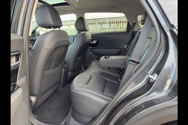 Kia e-Niro ExecutiveLine 64 kWh Automaat | Stoelverkoeling & Verwarming | Camera | Cruise | Leder | Sensoren |
