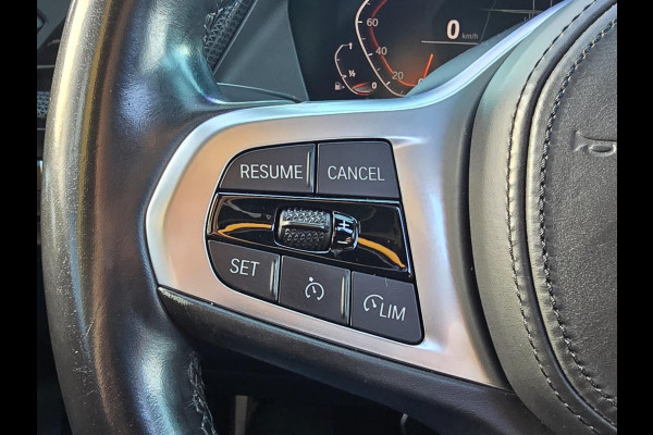BMW 1-serie 118i M Line / AUT / NAP / Navi / Camera / M Interieur / Cruise Control / Open Panoramadak / Led / Pdc / 19 Inch