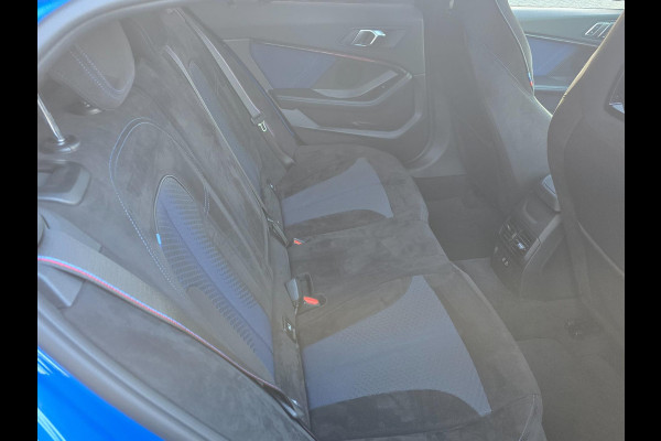 BMW 1-serie 118i M Line / AUT / NAP / Navi / Camera / M Interieur / Cruise Control / Open Panoramadak / Led / Pdc / 19 Inch