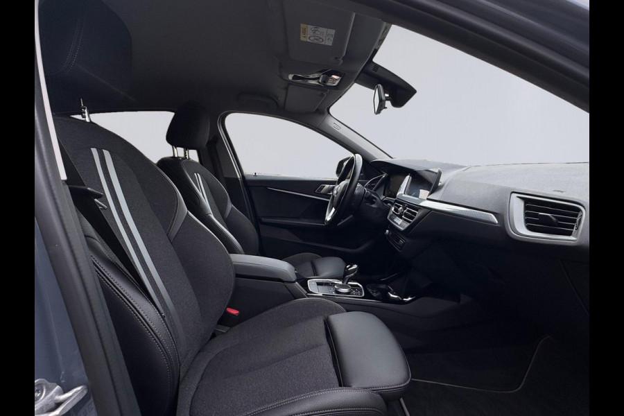 BMW 1-serie 118i High Executive Edition Sport line, digidash, stoelverwarming, 1 e eigenaar, NL auto met nationale auto pas ,