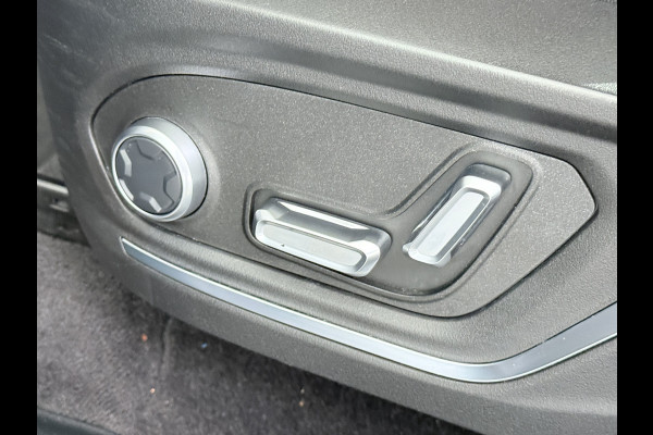 Lynk & Co 01 PHEV AUT-7 261pk Org NL Trekhaak Pano-Schuifdak Lmv 20" 360°Camera Apple Carplay Android Auto Adap.Cruise Navi Pdc Ecc Keyless L Elek.Memory.Stoel File assistent Dodehoek detector Elektrisch bedienbare achterklep Rijstrooksensor Wifi Verkeersbord detectie 425Nm koppel 3,7kw laadvermogen