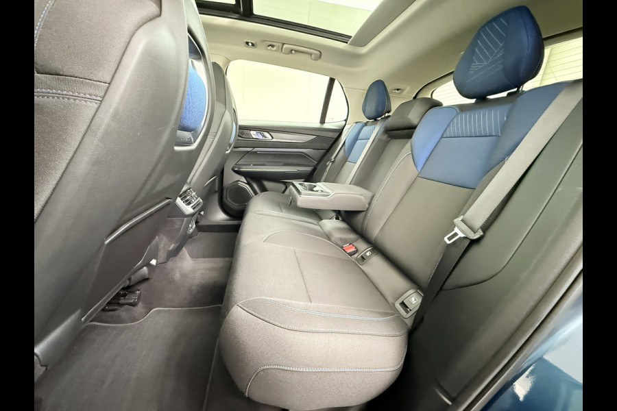 Lynk & Co 01 PHEV AUT-7 261pk Org NL Trekhaak Pano-Schuifdak Lmv 20" 360°Camera Apple Carplay Android Auto Adap.Cruise Navi Pdc Ecc Keyless L Elek.Memory.Stoel File assistent Dodehoek detector Elektrisch bedienbare achterklep Rijstrooksensor Wifi Verkeersbord detectie 425Nm koppel 3,7kw laadvermogen