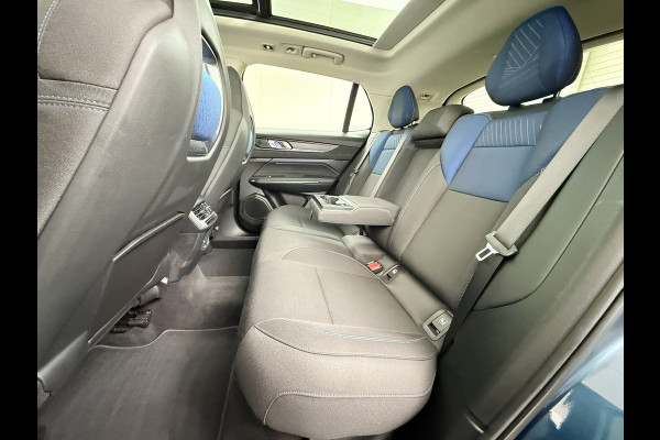 Lynk & Co 01 PHEV AUT-7 261pk Org NL Trekhaak Pano-Schuifdak Lmv 20" 360°Camera Apple Carplay Android Auto Adap.Cruise Navi Pdc Ecc Keyless L Elek.Memory.Stoel File assistent Dodehoek detector Elektrisch bedienbare achterklep Rijstrooksensor Wifi Verkeersbord detectie 425Nm koppel 3,7kw laadvermogen