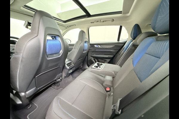 Lynk & Co 01 PHEV AUT-7 261pk Org NL Trekhaak Pano-Schuifdak Lmv 20" 360°Camera Apple Carplay Android Auto Adap.Cruise Navi Pdc Ecc Keyless L Elek.Memory.Stoel File assistent Dodehoek detector Elektrisch bedienbare achterklep Rijstrooksensor Wifi Verkeersbord detectie 425Nm koppel 3,7kw laadvermogen