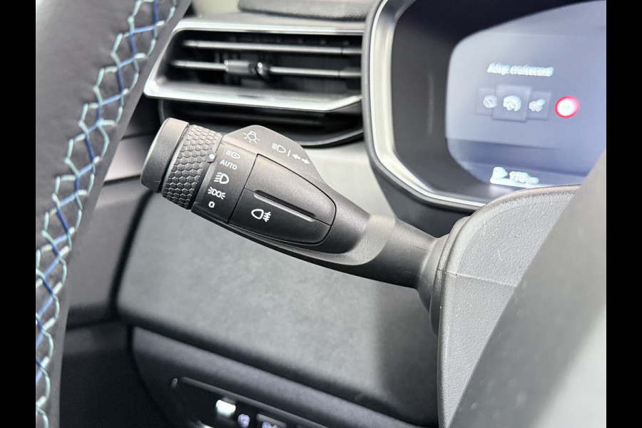 Lynk & Co 01 PHEV AUT-7 261pk Org NL Trekhaak Pano-Schuifdak Lmv 20" 360°Camera Apple Carplay Android Auto Adap.Cruise Navi Pdc Ecc Keyless L Elek.Memory.Stoel File assistent Dodehoek detector Elektrisch bedienbare achterklep Rijstrooksensor Wifi Verkeersbord detectie 425Nm koppel 3,7kw laadvermogen