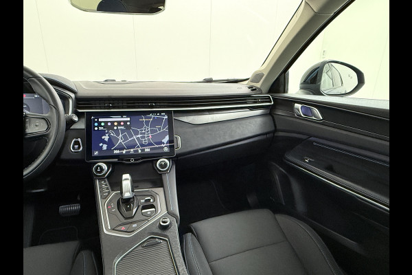 Lynk & Co 01 PHEV AUT-7 261pk Org NL Trekhaak Pano-Schuifdak Lmv 20" 360°Camera Apple Carplay Android Auto Adap.Cruise Navi Pdc Ecc Keyless L Elek.Memory.Stoel File assistent Dodehoek detector Elektrisch bedienbare achterklep Rijstrooksensor Wifi Verkeersbord detectie 425Nm koppel 3,7kw laadvermogen