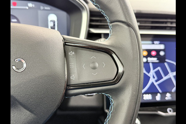 Lynk & Co 01 PHEV AUT-7 261pk Org NL Trekhaak Pano-Schuifdak Lmv 20" 360°Camera Apple Carplay Android Auto Adap.Cruise Navi Pdc Ecc Keyless L Elek.Memory.Stoel File assistent Dodehoek detector Elektrisch bedienbare achterklep Rijstrooksensor Wifi Verkeersbord detectie 425Nm koppel 3,7kw laadvermogen