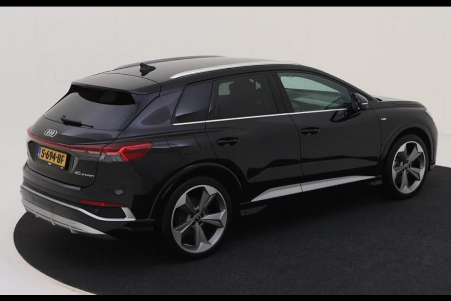 Audi Q4 e-tron 40 S 300 pk edition 77 kWh, 1 e eigenaar, 2 X S line, 21 inch, elect.bed. trekhaak, NL auto met nationale auto pas