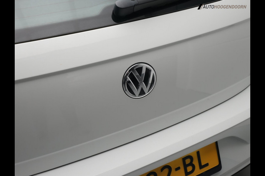 Volkswagen Polo 1.0 TSI Comfortline deluxe (APPLE CARPLAY,LED,ADAPTIVE CRUISE,COMFORT-STOELEN,PDC,LM-VELGEN,NIEUWE APK)