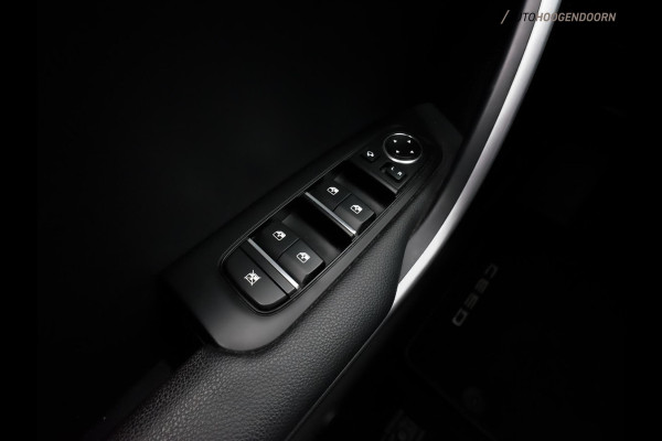 Kia Ceed Sportswagon 1.4 T-GDi DynamicPlusLine deluxe (APPLE CARPLAY,LED,STUUR-STOELVERWARMING,CAMERA,TREKHAAK,ADAPTIVE CRUISE)