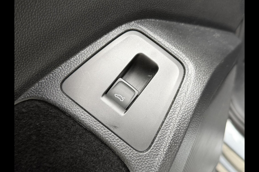 Volkswagen Tiguan Allspace 1.5 TSI R-line 7-persoons Automaat | Panoramadak | DCC Mode Selection | Stoelverwarming | LED verlichting | Spiegels elektrisch