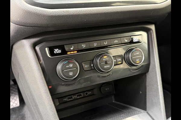 Volkswagen Tiguan Allspace 1.5 TSI R-line 7-persoons Automaat | Panoramadak | DCC Mode Selection | Stoelverwarming | LED verlichting | Spiegels elektrisch