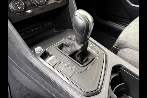 Volkswagen Tiguan Allspace 1.5 TSI R-line 7-persoons Automaat | Panoramadak | DCC Mode Selection | Stoelverwarming | LED verlichting | Spiegels elektrisch