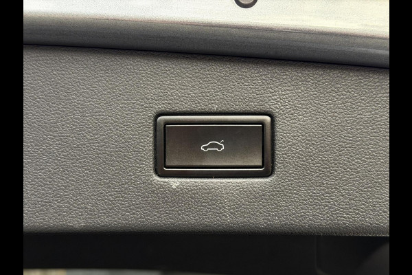 Volkswagen Tiguan Allspace 1.5 TSI R-line 7-persoons Automaat | Panoramadak | DCC Mode Selection | Stoelverwarming | LED verlichting | Spiegels elektrisch