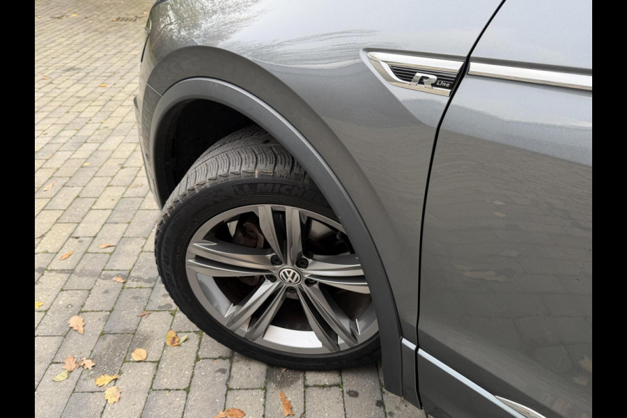 Volkswagen Tiguan Allspace 1.5 TSI R-line 7-persoons Automaat | Panoramadak | DCC Mode Selection | Stoelverwarming | LED verlichting | Spiegels elektrisch