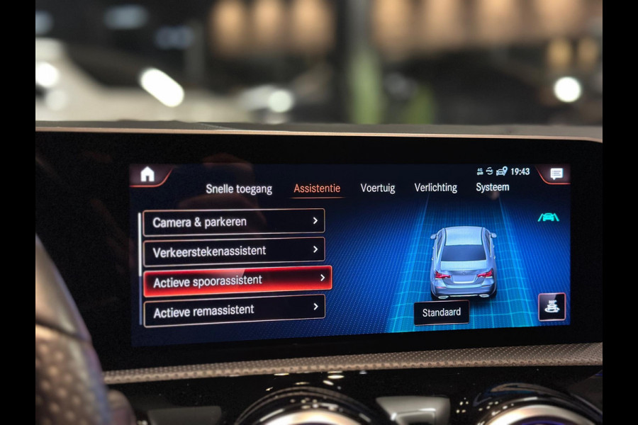 Mercedes-Benz A-Klasse 200|AMG|PANO|SFEER|BOMVOL!