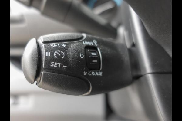 Peugeot e-Expert Long L3H1 Premium 75 kWh 3-zits Automaat Navigatie Airco Apple Carplay / Android auto Cruise control 3-zits