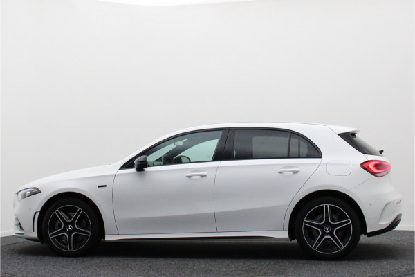 Mercedes-Benz A-Klasse 250 e Business Solution AMG Limited Camera, Sfeerverlichting, Apple Carplay, LED, Cruise, PDC