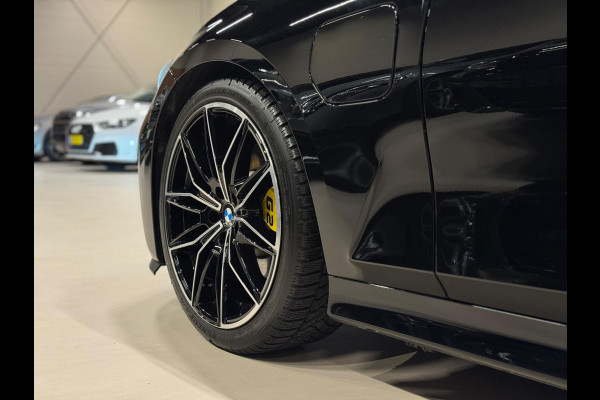 BMW 3 Serie Touring 330e M-Pakket, Pano, Apple Carplay, Voll Led, Navi, Hud, Cam, Private Glas, Shadow Line, Dealer Onderhouden