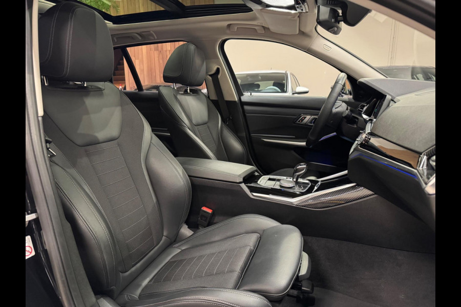 BMW 3 Serie Touring 330e M-Pakket, Pano, Apple Carplay, Voll Led, Navi, Hud, Cam, Private Glas, Shadow Line, Dealer Onderhouden