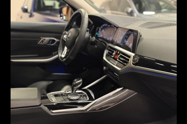 BMW 3 Serie Touring 330e M-Pakket, Pano, Apple Carplay, Voll Led, Navi, Hud, Cam, Private Glas, Shadow Line, Dealer Onderhouden