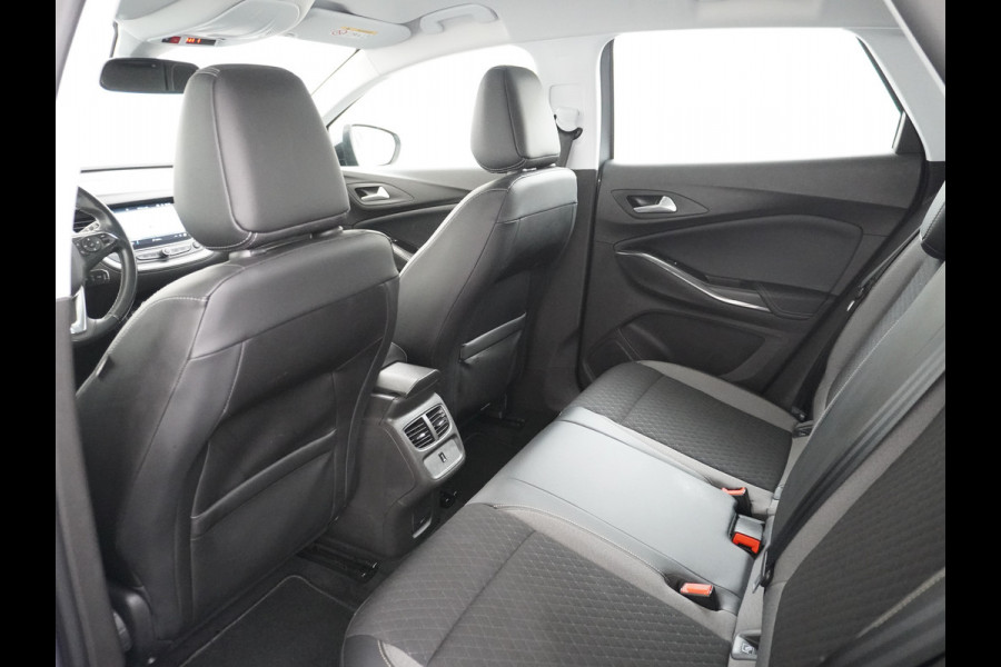 Opel Grandland X T 131pk 360Camera Navi 1/2Leer Apple/Android Usb Bluetooth CruiseControl Pdc Dab Ecc Tel. Isofix Mistlampen Blindspot Lane-dep. Bordherk. Licht-/Zichtpakket Elek.Inkl.spiegels Elek.Ramen Led 17''LM 1.2 Turbo Business Elegance NL-auto! B- klasse EURO 6 Origin.NLse auto