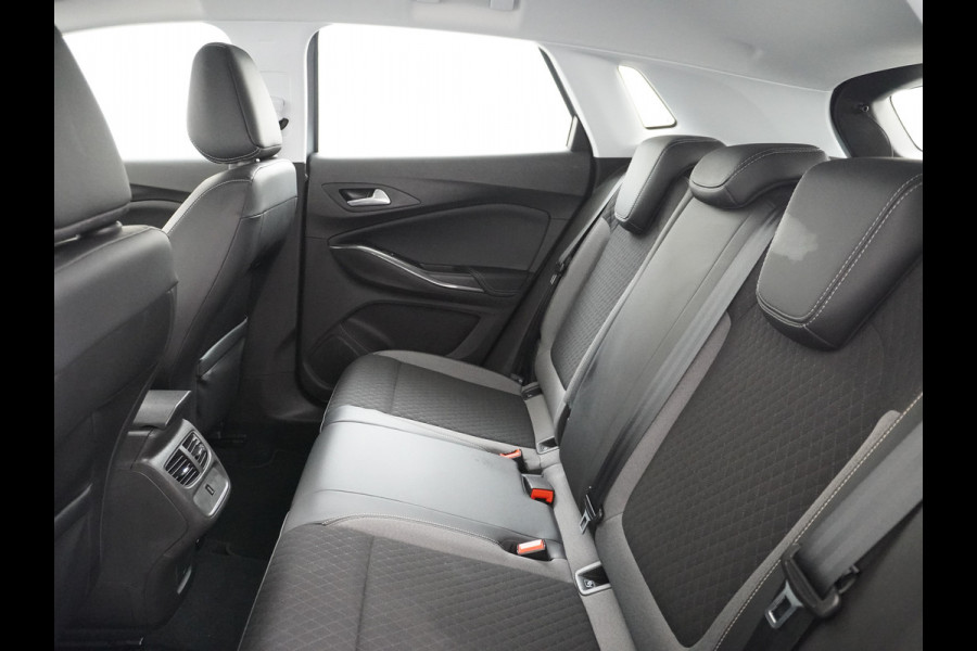 Opel Grandland X T 131pk 360Camera Navi 1/2Leer Apple/Android Usb Bluetooth CruiseControl Pdc Dab Ecc Tel. Isofix Mistlampen Blindspot Lane-dep. Bordherk. Licht-/Zichtpakket Elek.Inkl.spiegels Elek.Ramen Led 17''LM 1.2 Turbo Business Elegance NL-auto! B- klasse EURO 6 Origin.NLse auto