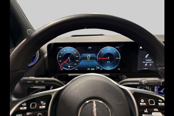 Mercedes-Benz EQA 250 Business Solution Luxury 67 kWh Panoramadak | leder