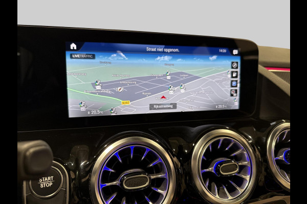 Mercedes-Benz EQA 250 Business Solution Luxury 67 kWh Panoramadak | leder