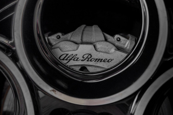 Alfa Romeo Stelvio 2.0 T AWD TURBO