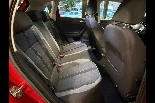 Volkswagen Polo 1.0 TSI R-LINE DSG CAMERA PARKEERSENSOREN VOOR EN ACHTER APPLE CARPLAY NAVI CRUISE CONTROL STOELVERWARMING