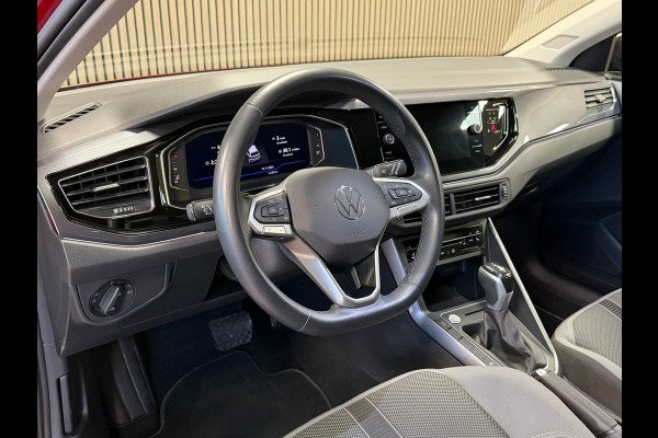 Volkswagen Polo 1.0 TSI R-LINE DSG CAMERA PARKEERSENSOREN VOOR EN ACHTER APPLE CARPLAY NAVI CRUISE CONTROL STOELVERWARMING