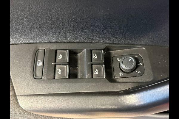 Volkswagen Polo 1.0 TSI R-LINE DSG CAMERA PARKEERSENSOREN VOOR EN ACHTER APPLE CARPLAY NAVI CRUISE CONTROL STOELVERWARMING