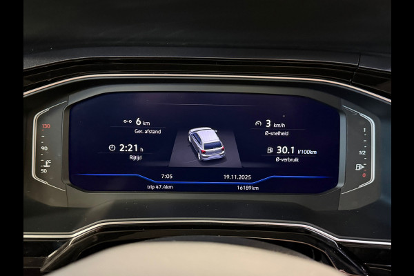 Volkswagen Polo 1.0 TSI R-LINE DSG CAMERA PARKEERSENSOREN VOOR EN ACHTER APPLE CARPLAY NAVI CRUISE CONTROL STOELVERWARMING